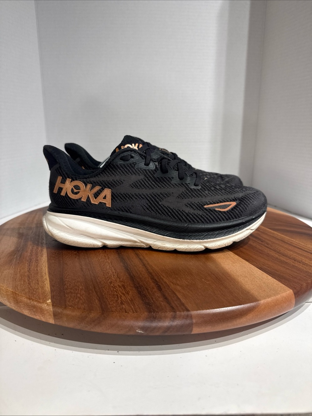 Hoka One One Clifton 9 Women’s Size 7.5B Black Rose Gold Running Sneakers